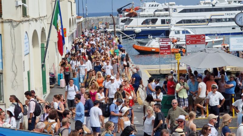 “Salviamo Capri! Appello per una giusta regolamentazione dei flussi turistici”