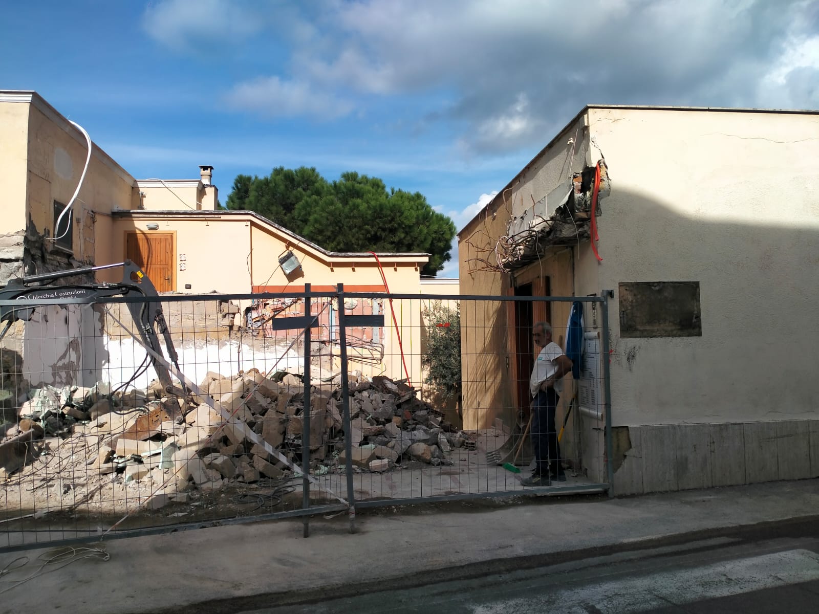 Procedono spediti i lavori alla caserma dei carabinieri di Capri (photogallery)