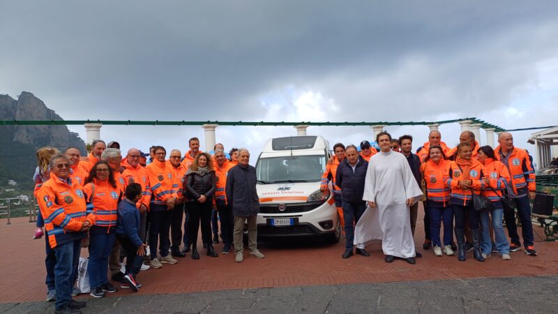 Presentata la nuova vettura della Croce Azzurra di Padre Pio (photogallery)