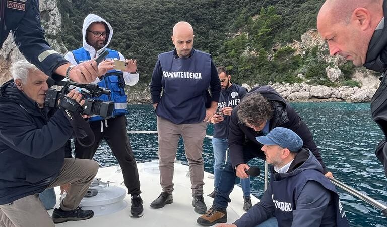 Recuperati nel mare di Capri blocchi di ossidiana di epoca neolitica (photogallery)