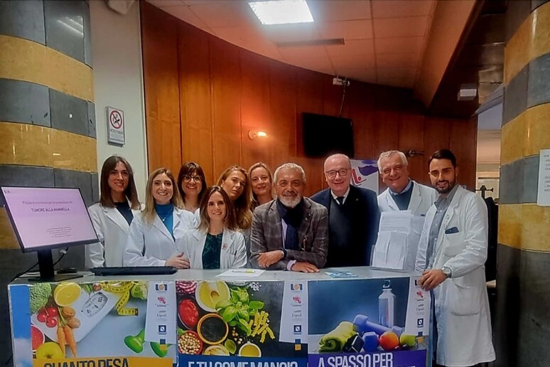 Relazione tra alimentazione e tumori, desk informativo al Pascale. “Il sorriso in un piatto”: progetto dello chef di un ristorante di Capri