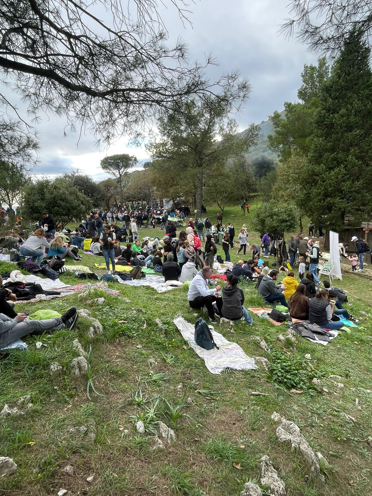 Folla a Cetrella per la sagra della castagna (photogallery)