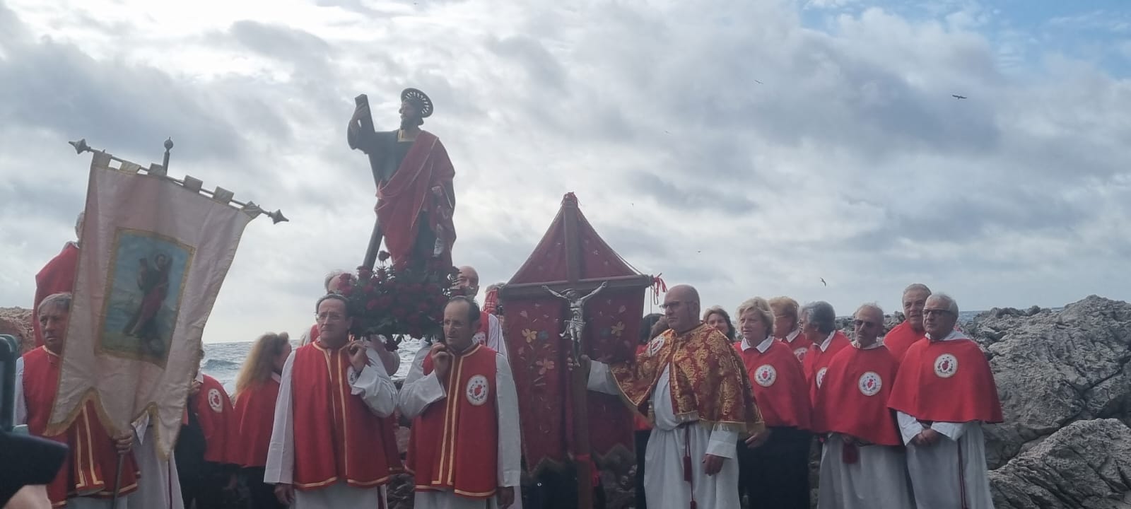 Celebrazioni in onore di Sant’Andrea e processione a Marina Piccola (foto e video)