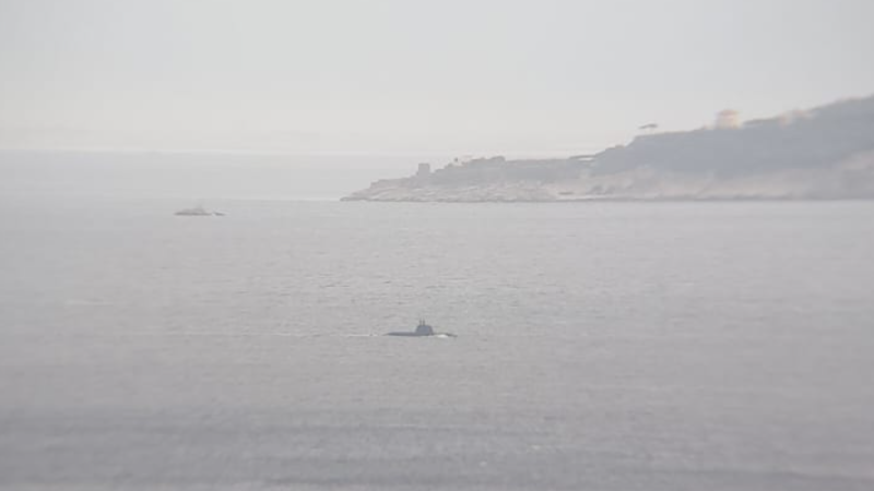 La curiosità: un sottomarino militare nelle acque di Capri (foto e video)