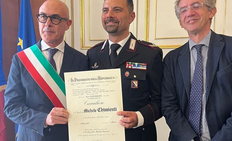 Il vice brigadiere dei carabinieri Michele Chimienti cavaliere della Repubblica: cerimonia in Prefettura