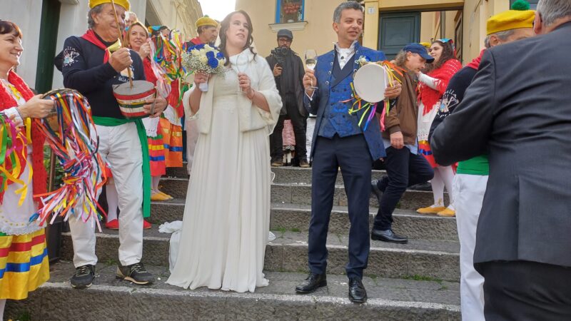 Nella Piazzetta di Capri il matrimonio di Daniele e Marianna (photogallery)