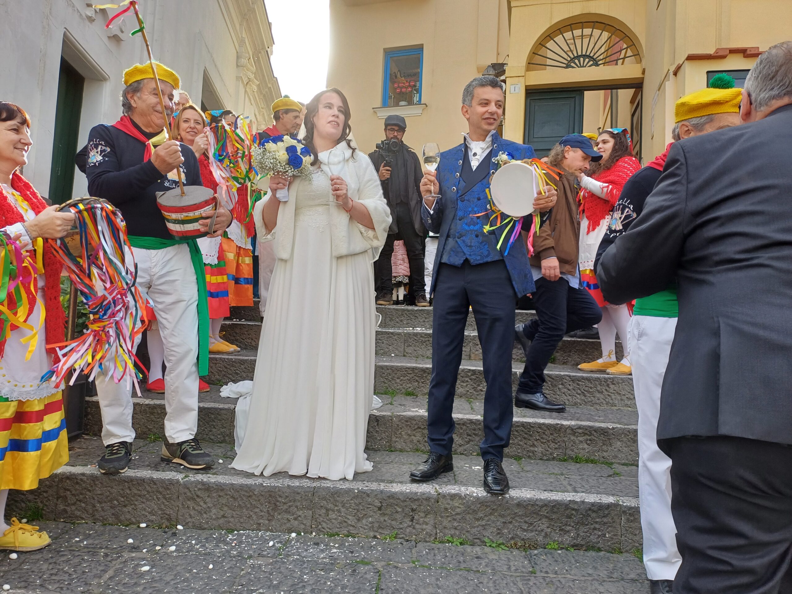 Nella Piazzetta di Capri il matrimonio di Daniele e Marianna (photogallery)