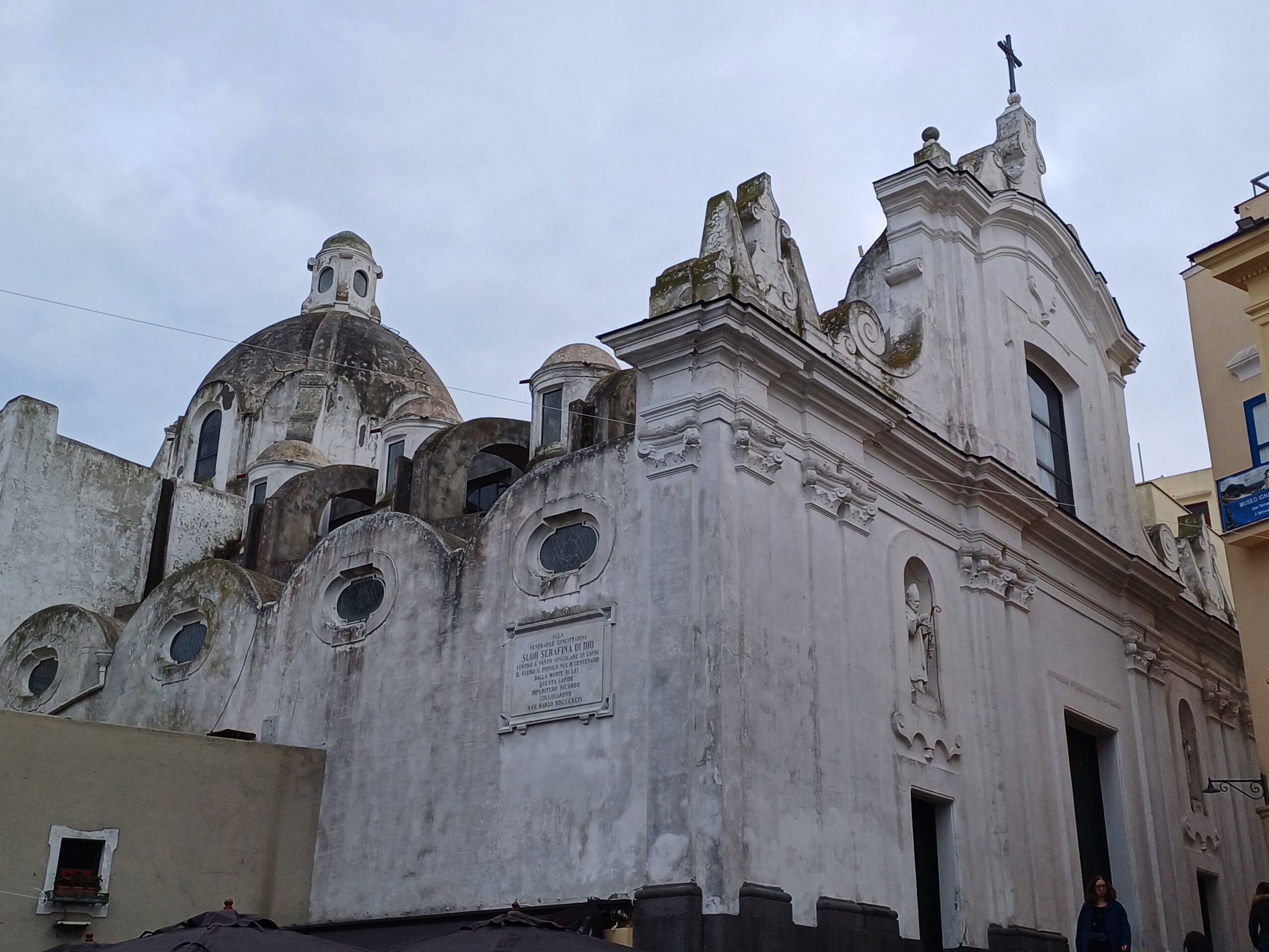 La lettera: “Inaccettabili e ingiustificabili le condizioni dell’edificio dell’ex cattedrale di Capri”