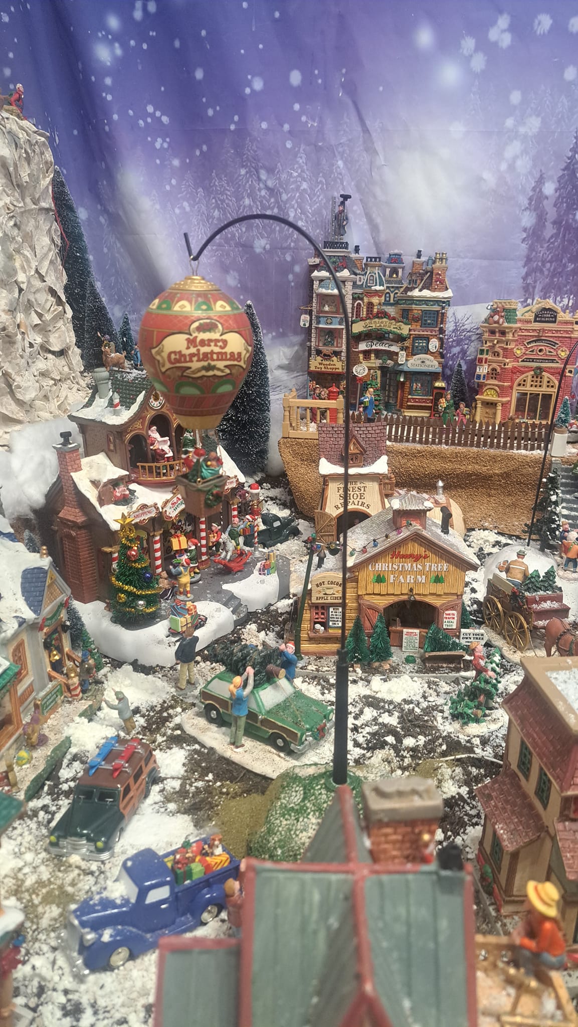 Si inaugura il villaggio di Babbo Natale in miniatura ad Anacapri