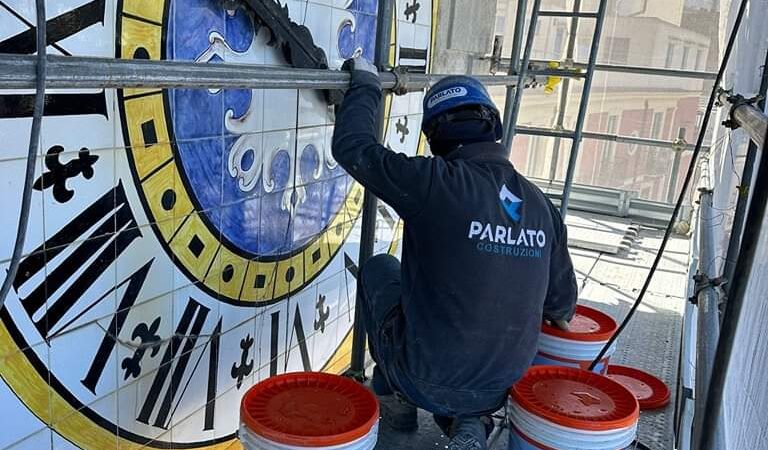 Procedono i lavori di restauro del campanile di Capri (photogallery)