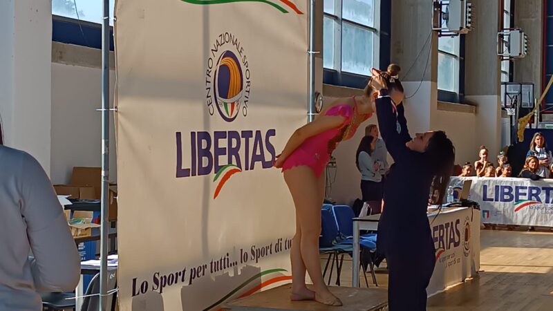 Ginnastica ritmica: al grand prix di Villaricca straordinari risultati per le atlete dell’ASD Sirenide di Capri (photogallery)