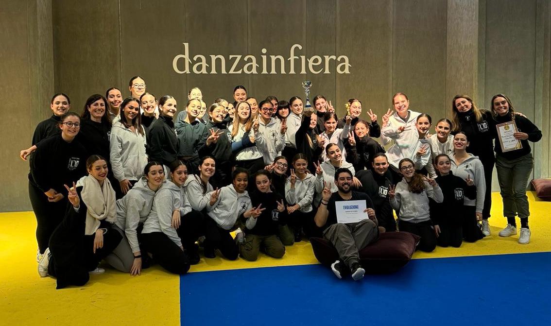 Bottino di trofei e borse di studio per L’Isola Danza di Capri al prestigioso evento “Danzainfiera” di Firenze (photogallery)