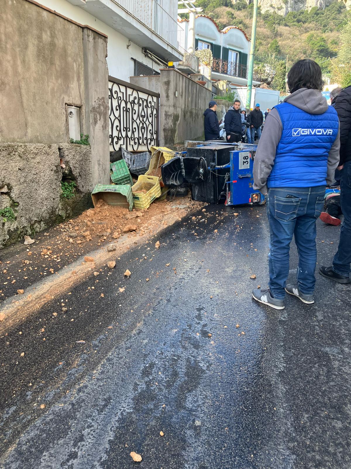 Fuori pericolo il conducente del carrello rimasto ferito nell’incidente stradale a Capri