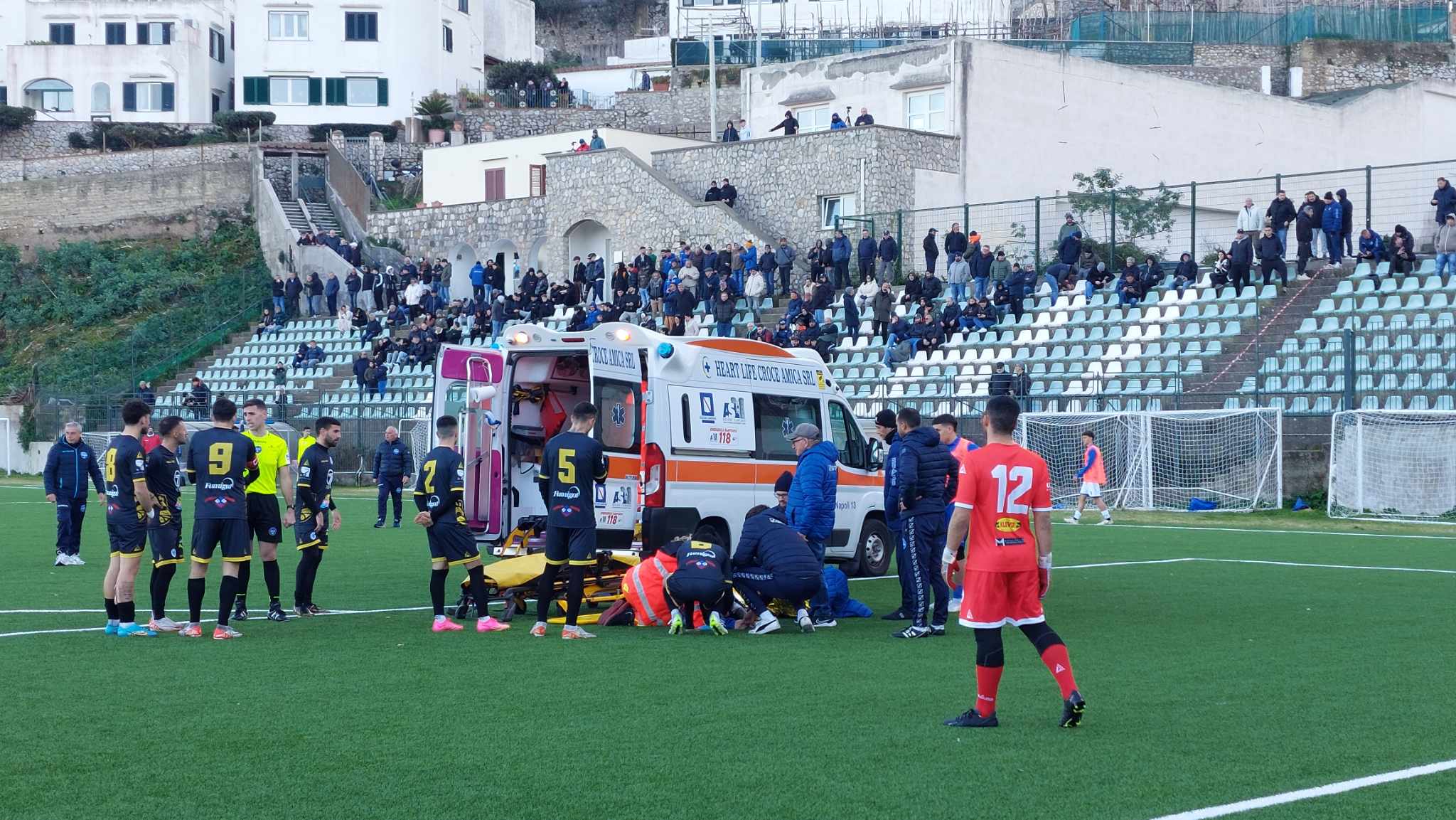 Operato Vincenzo Di Dato, il calciatore del Givova Capri Anacapri vittima di un brutto infortunio durante l’ultima partita
