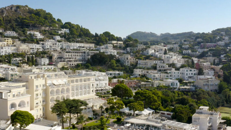 Riapre a Capri per la nuova stagione il grand hotel Quisisana, l’albergo ospita le riprese di un’importante produzione cinematografica americana