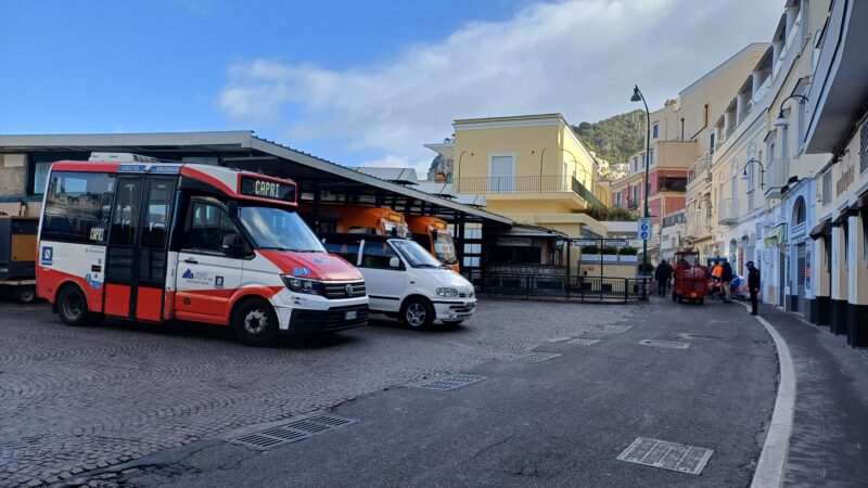 Piazza Martiri d’Ungheria off-limits per lavori, deciso lo spostamento temporaneo dello stazionamento di autobus e taxi. L’ordinanza