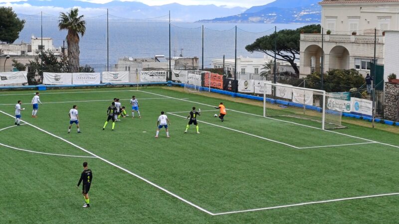 Calcio (Eccellenza): il Rione Terra di mister Monaco ultimo in classifica fa il colpaccio a Capri