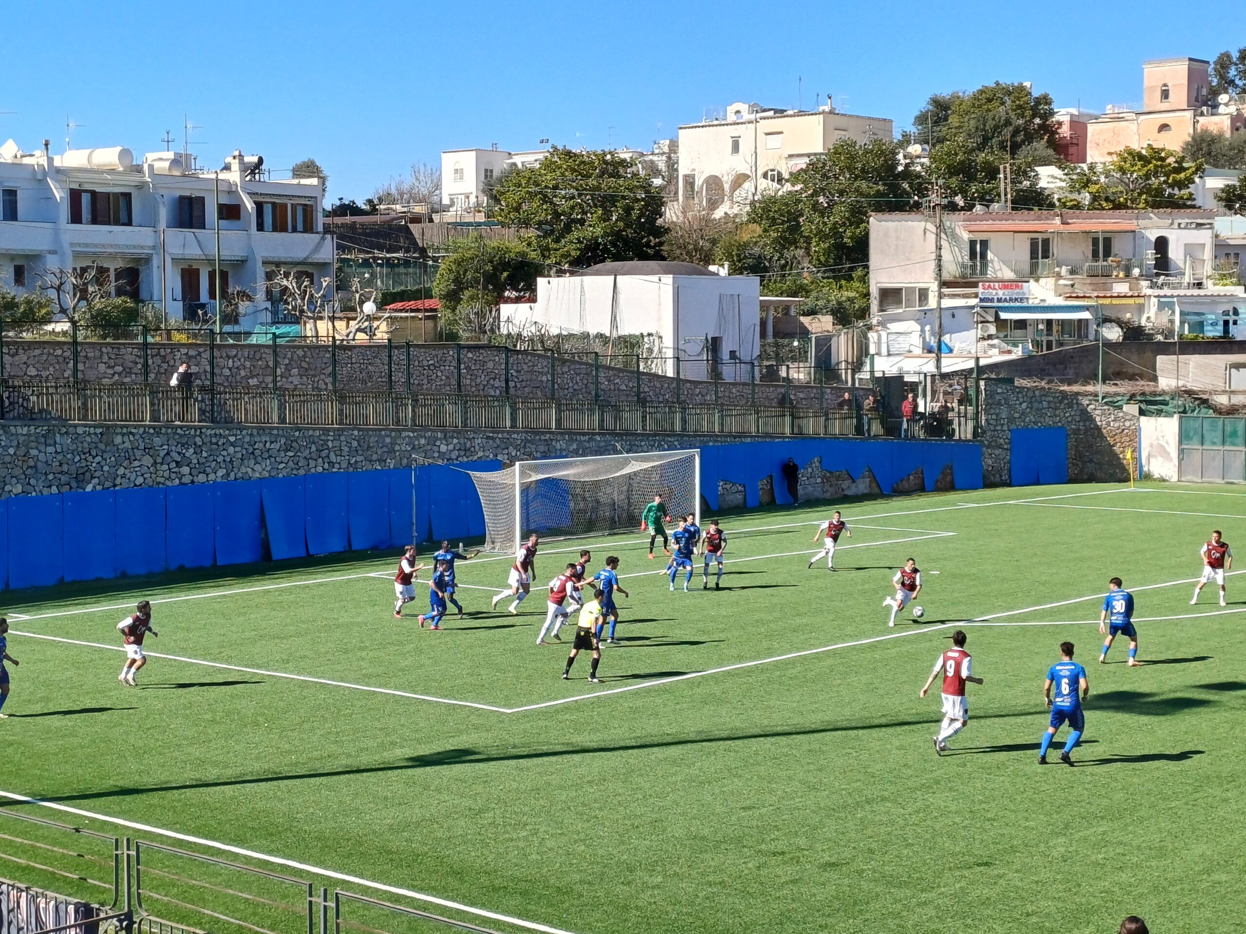 Calcio (Eccellenza): l’Uc Givova Capri Anacapri stende la Puteolana, i tifosi ospiti contestano la propria squadra