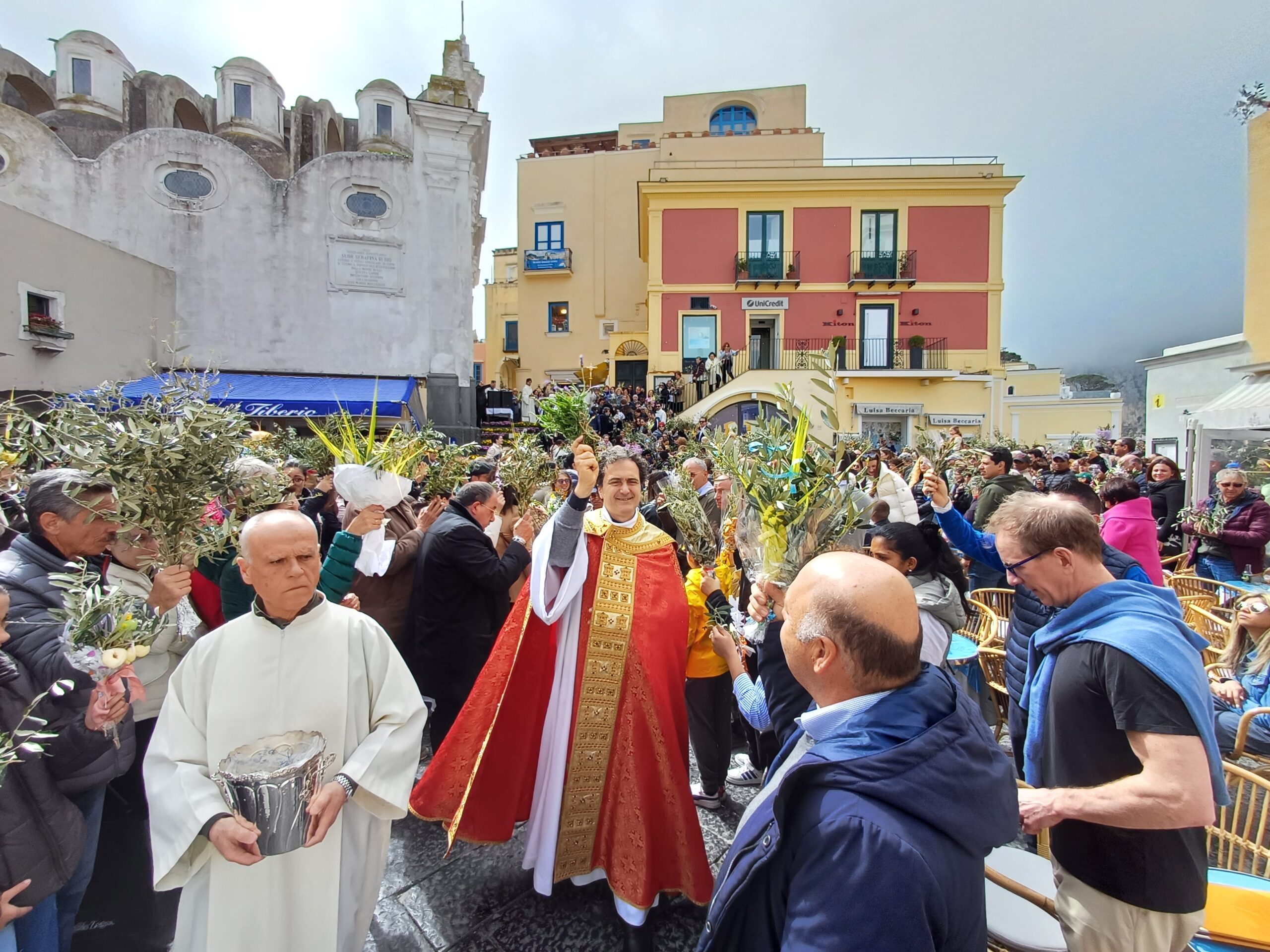Domenica delle palme: la benedizione nella Piazzetta di Capri