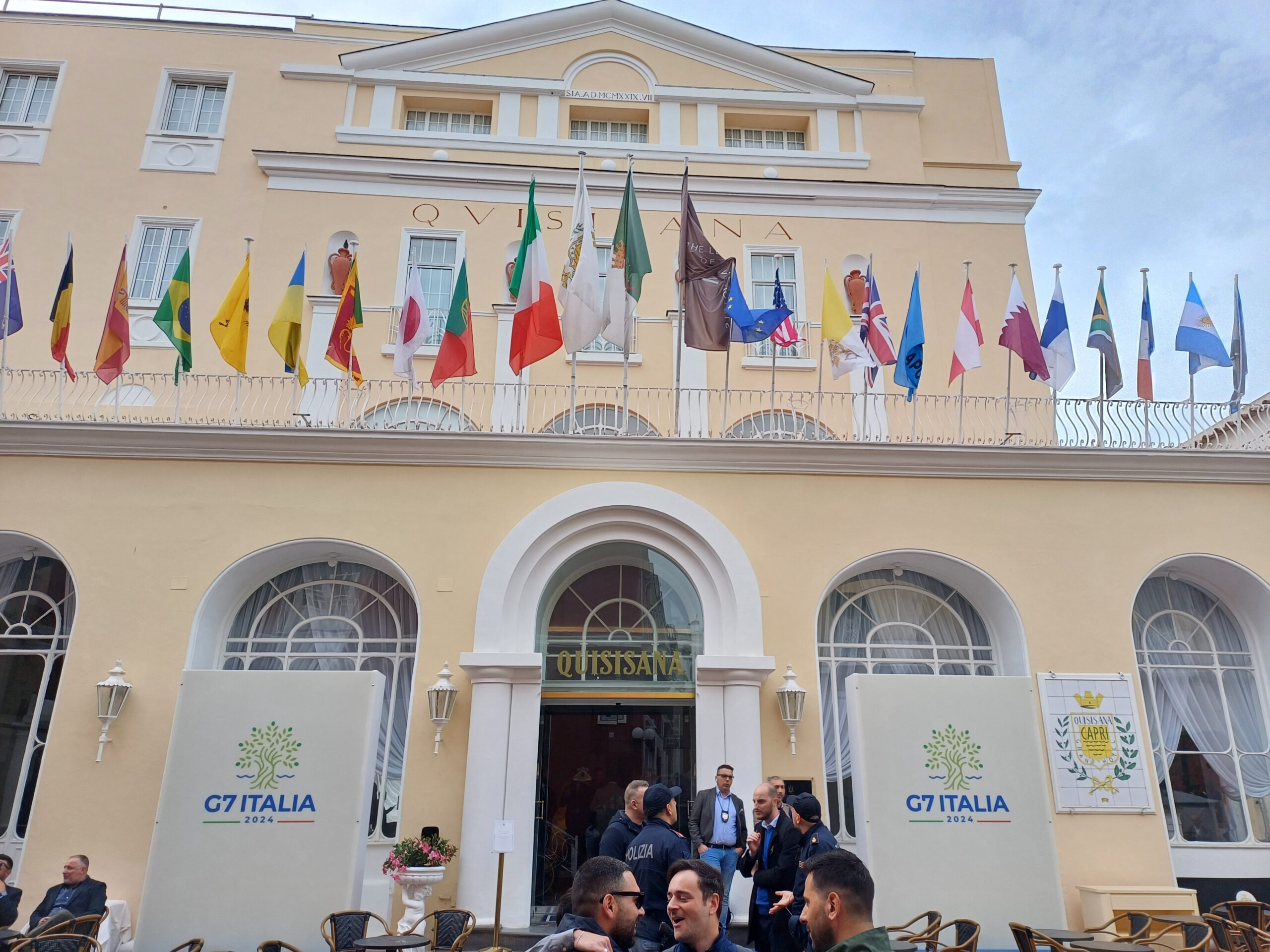 G7: Capri blindata per il summit, tutto pronto al grand hotel Quisisana per il vertice (foto e video)