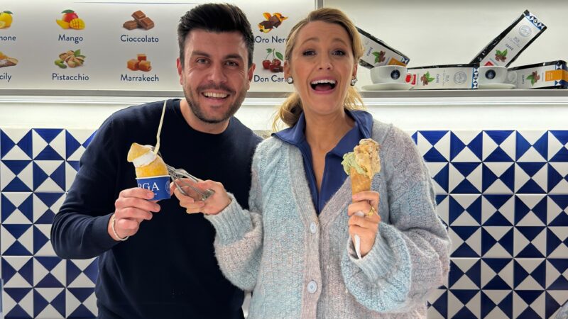 Pausa gelato per Blake Lively a Capri per le riprese di “A simple favor 2”