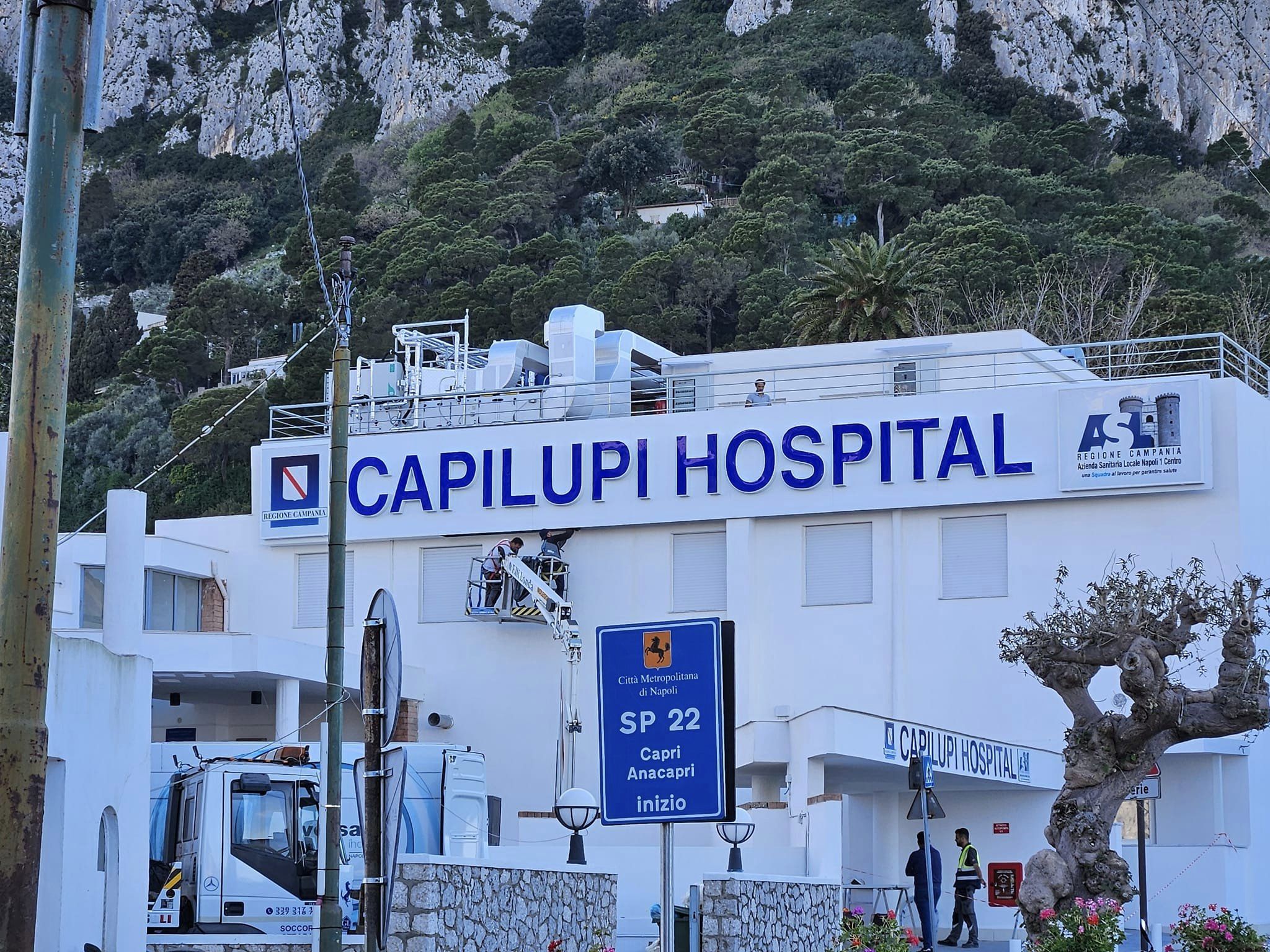 Passato il G7 torna l’emergenza sanità a Capri: domenica infernale, una sola ambulanza non riesce a far fronte alla mole di chiamate, 118 nel caos