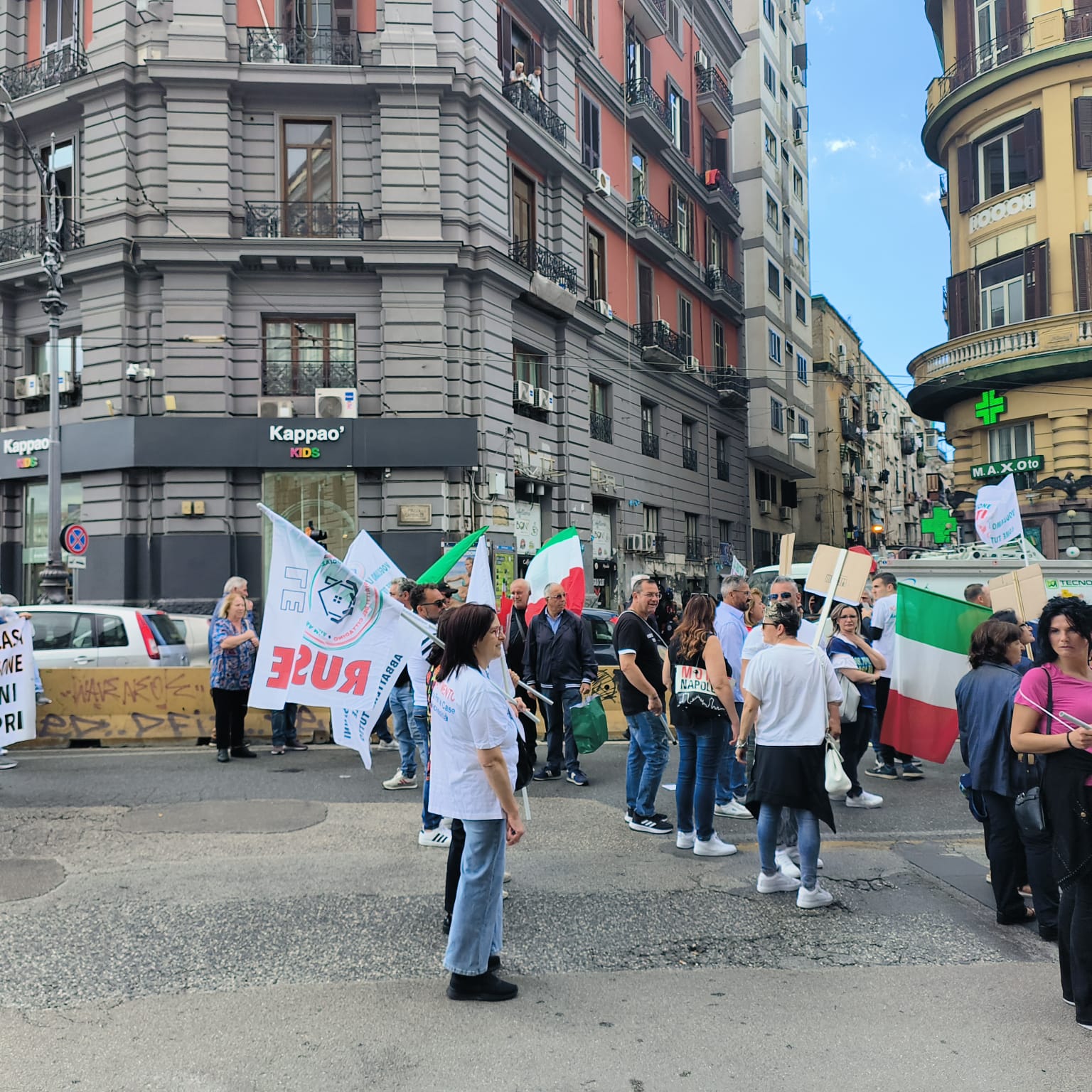 Stop abbattimenti: corteo nelle strade di Napoli, presente delegazione dell’isola di Capri