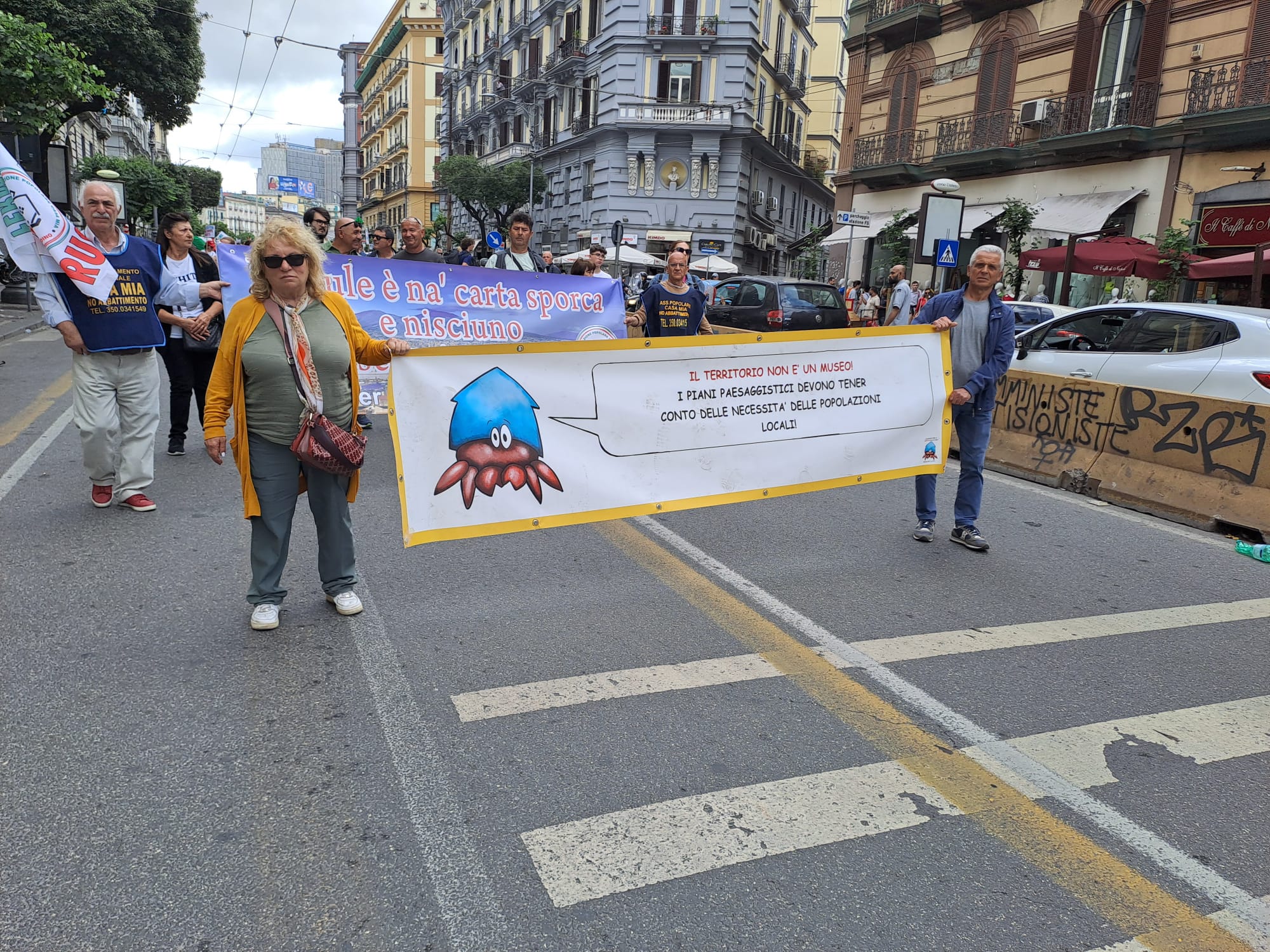 Manifestazione a Napoli contro gli abbattimenti, il comunicato di riepilogo dell’arch. Di Tommaso (Comitato per il diritto alla casa dell’isola di Capri)