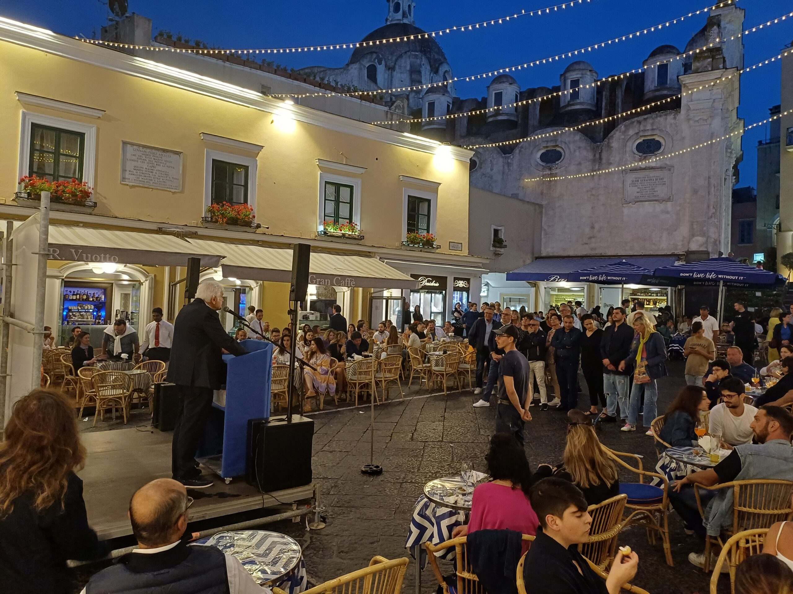 Comizio finale di Capri ai Capresi in Piazzetta (photogallery)