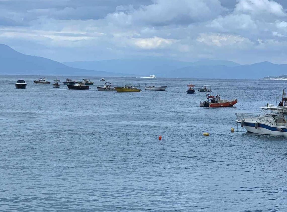 Dramma su una barca a Capri: turista deceduta