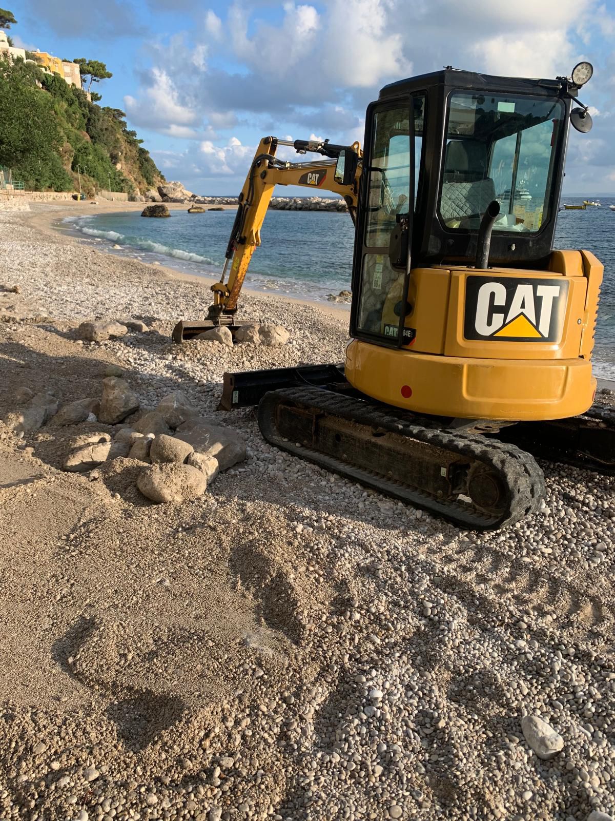 Livellata la spiaggia di Marina Grande (photogallery)