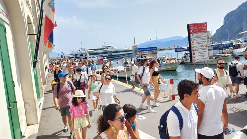 Criticità nei collegamenti marittimi con Capri, il testo dell’interrogazione che il capogruppo regionale di Fdi ha presentato a De Luca