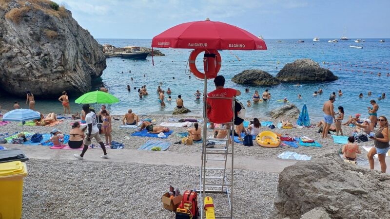 Baywatch sulle spiagge di Capri: effettuati già 40 interventi di soccorso e assistenza dall’attivazione del servizio