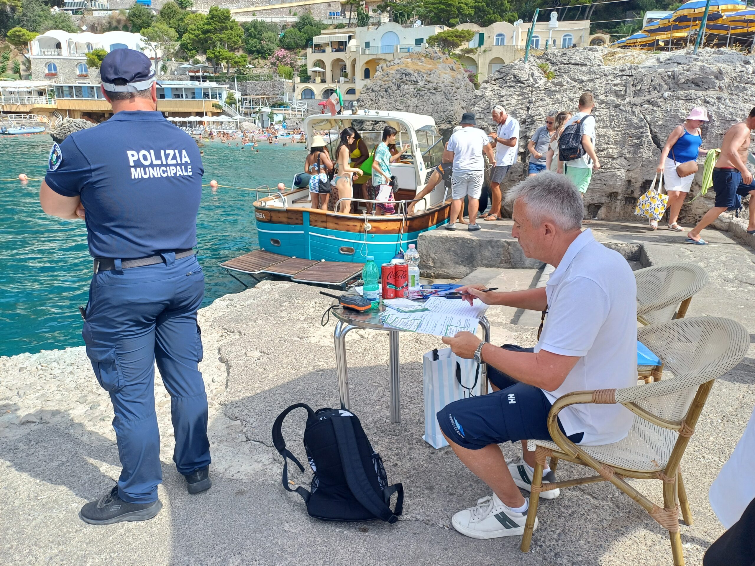 All’imbarcadero dello Scoglio delle Sirene diminuiti e disciplinati gli attracchi dopo l’ordinanza di regolamentazione e l’attivazione dei controlli