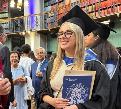 La giovane caprese Marcella Serena si laurea a Londra in “Economia e Gestione dell’Impresa”