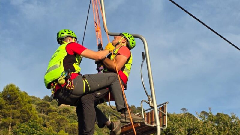 Esercitazione di evacuazione alla seggiovia del Monte Solaro (photogallery)