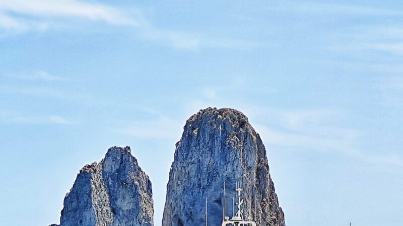 Controlli in mare della Guardia Costiera di Capri: 110 verbali, scoperti anche 7 noleggiatori abusivi