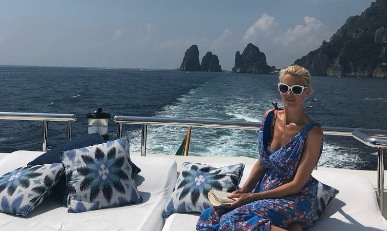 Il ritorno a Capri di Claudia Schiffer: è stata a lungo una delle top model più apprezzate e famose al mondo