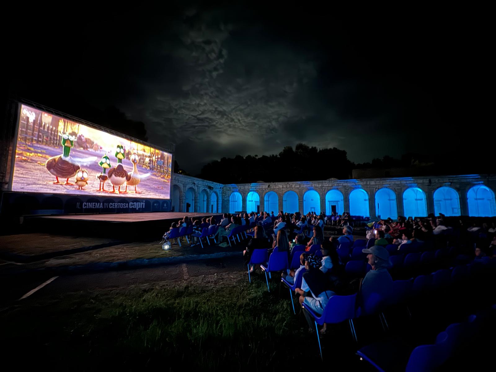 Il Cinema in Certosa, spettacolo nello spettacolo. Il successo della rassegna caprese al chiaro di luna (photogallery)