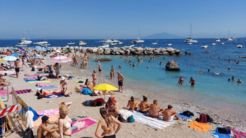 Mare sempre più caldo in Campania: anche a Capri la temperatura dell’acqua ha raggiunto i 30 gradi