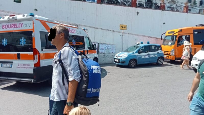 Aggressione a Capri: dipendente dei bagni pubblici a Marina Grande colpito al volto con una bottigliata