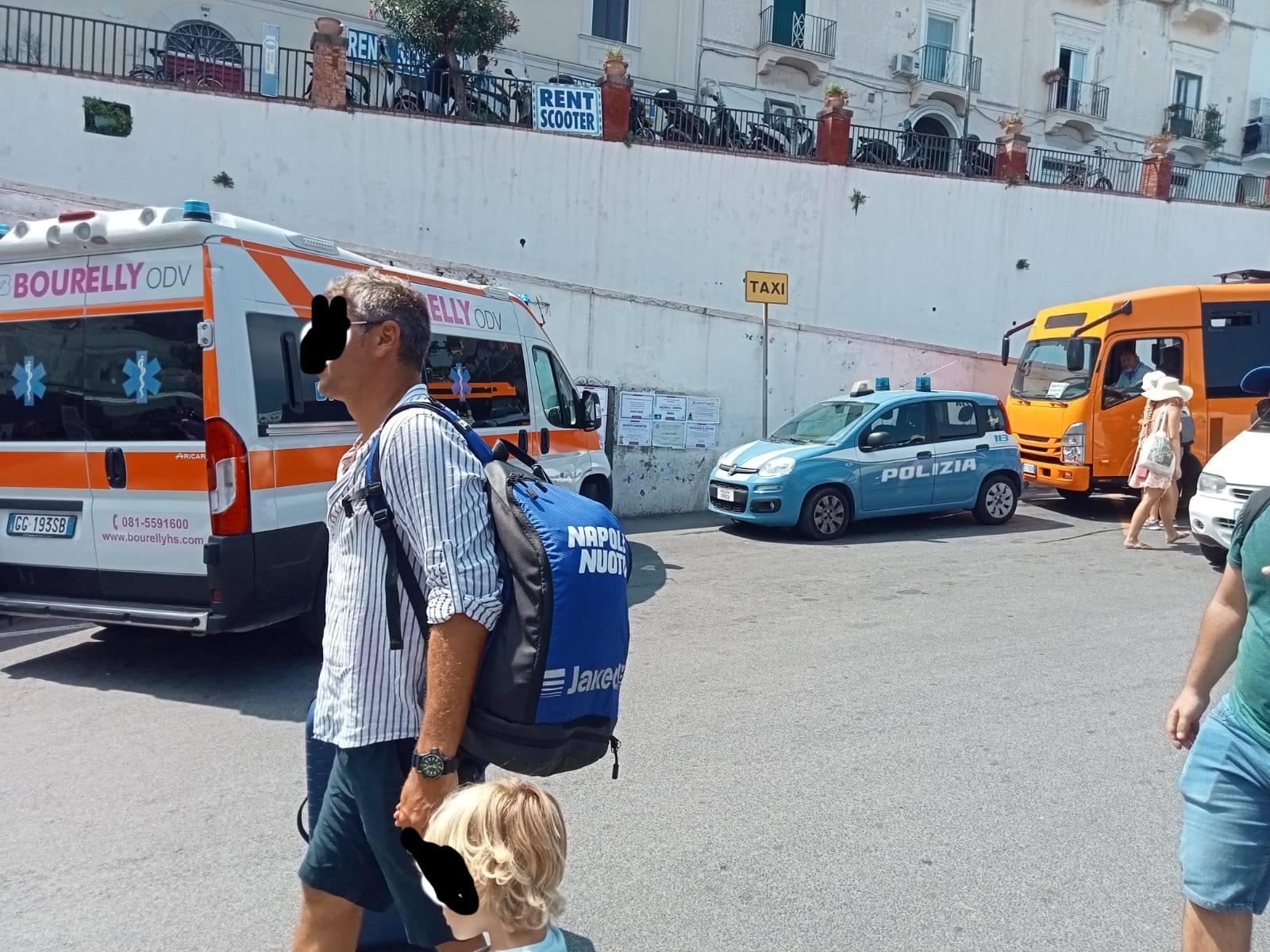 Aggressione a Capri: dipendente dei bagni pubblici a Marina Grande colpito al volto con una bottigliata