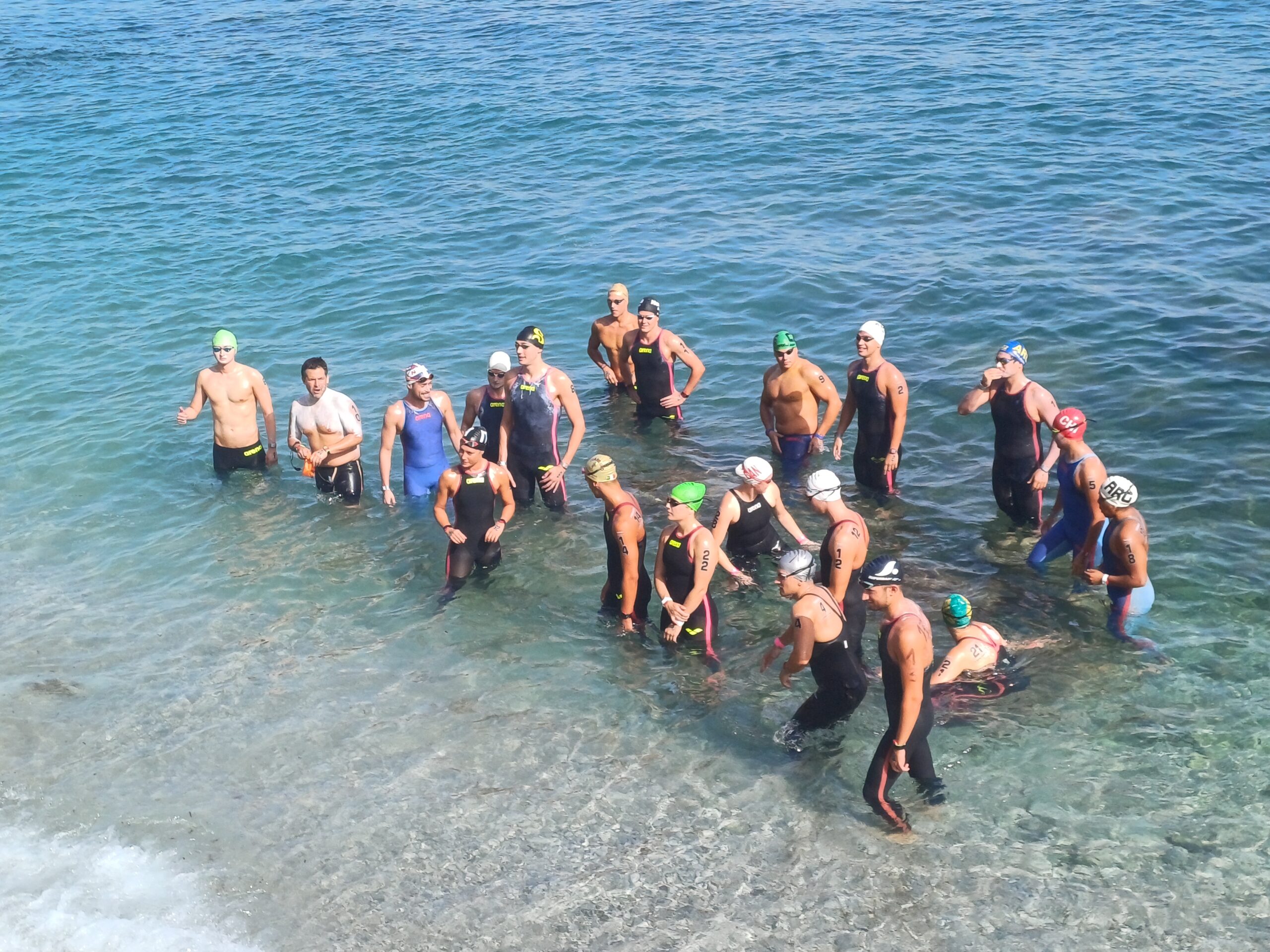 Nuoto: partita dalle acque di Marina Grande la 59esima edizione della Capri-Napoli (photogallery)