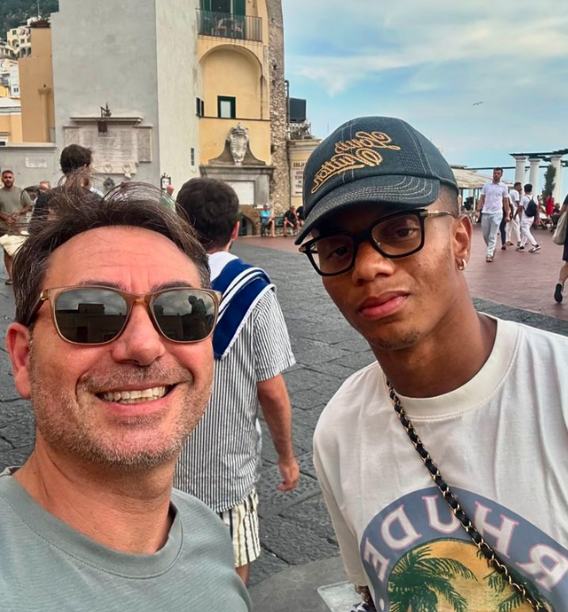 Il calciatore David Neres si “rifugia” qualche ora a Capri dopo la terribile rapina subita a Napoli