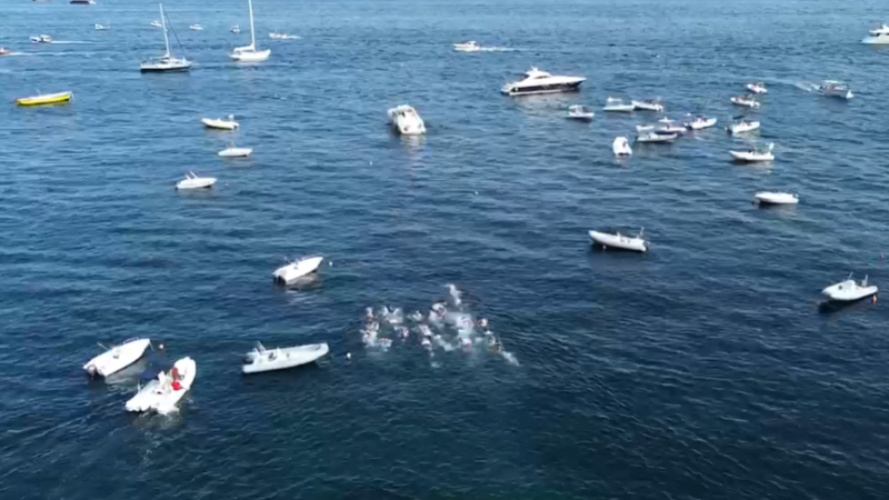 Nuoto: la Capri-Napoli in uno straordinario video dal drone