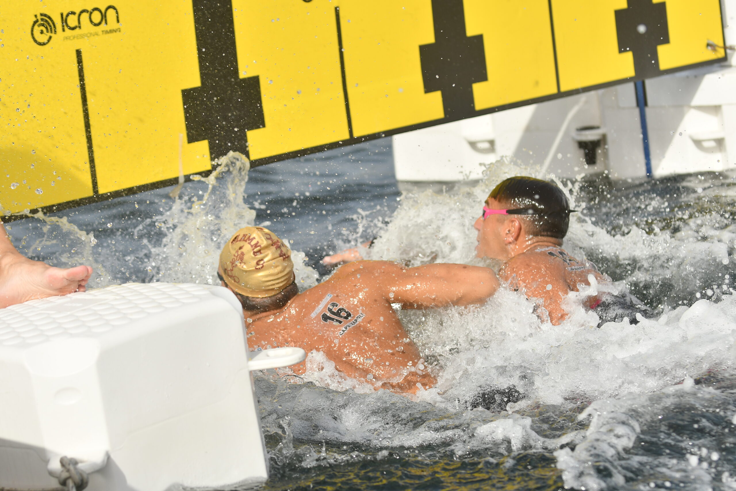 La Capri-Napoli si decide al fotofinish: Alessio Occhipinti (Fiamme Oro) vince la 59esima edizione