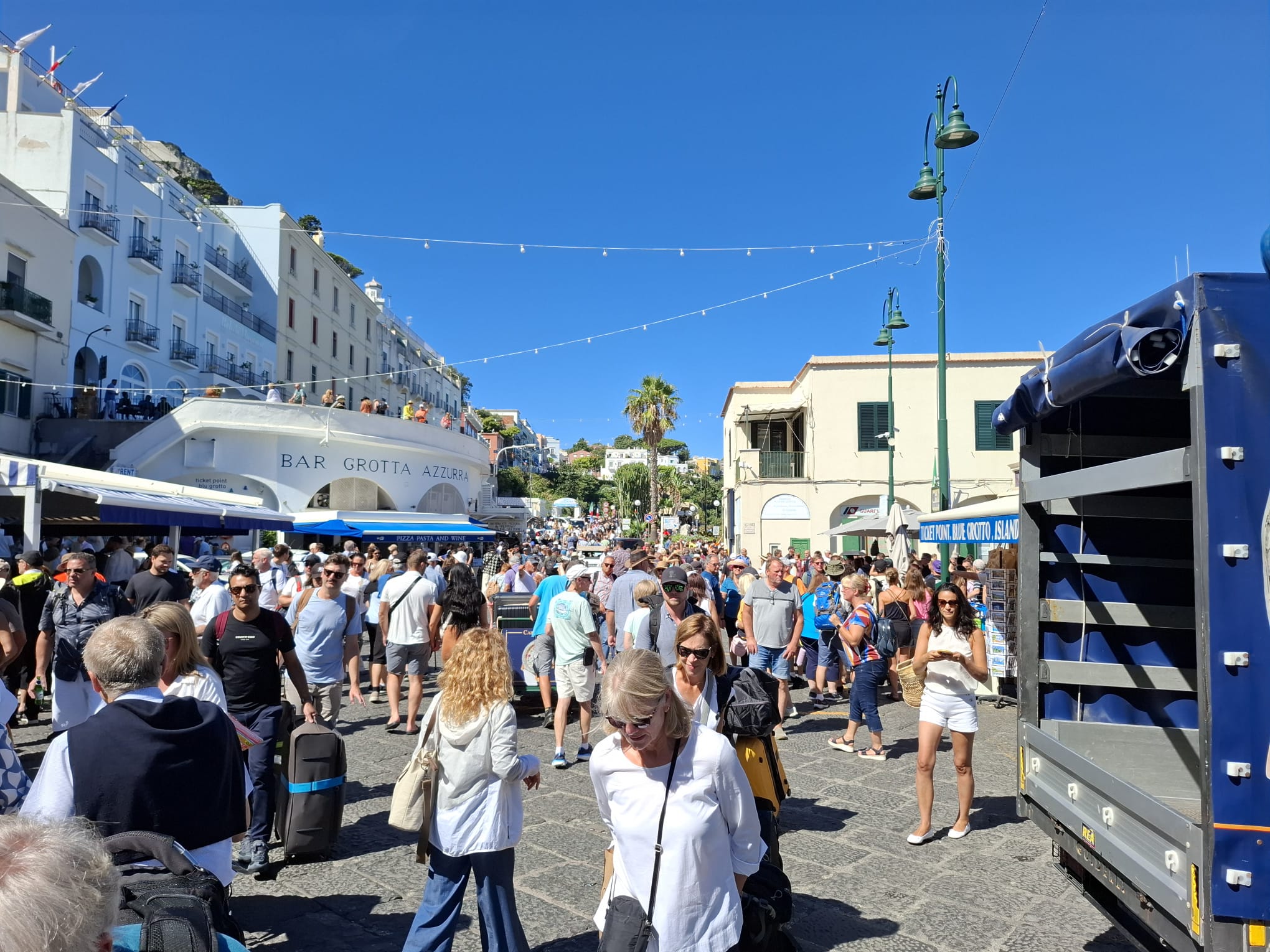 31mila transiti sul porto di Capri in una sola giornata: il 20 settembre raggiunto il record per l’estate 2024