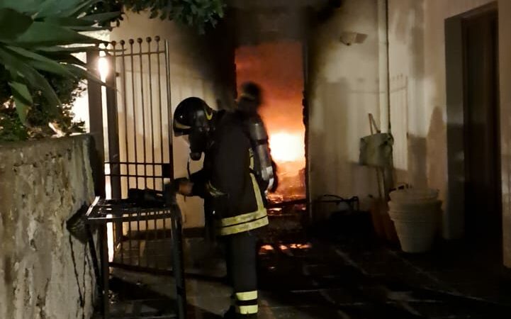 Esplosione e incendio: paura ad Anacapri, donna ustionata