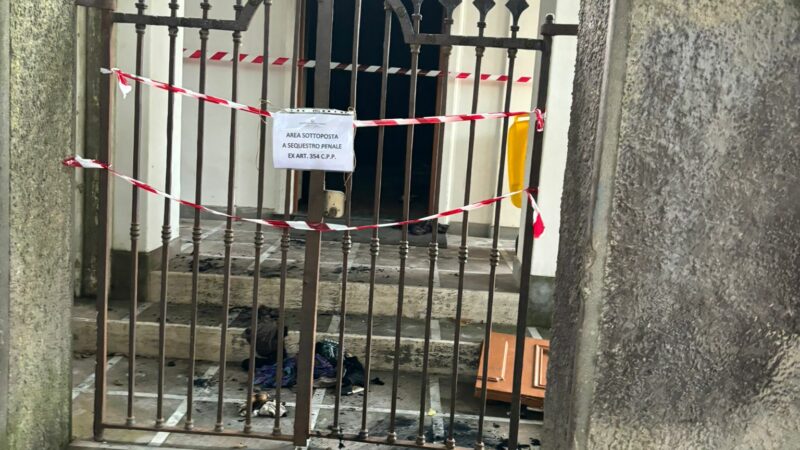 Donazione degli “Amici di Cetrella” per aiutare la ricostruzione della sala parrocchiale di Anacapri danneggiata dall’incendio