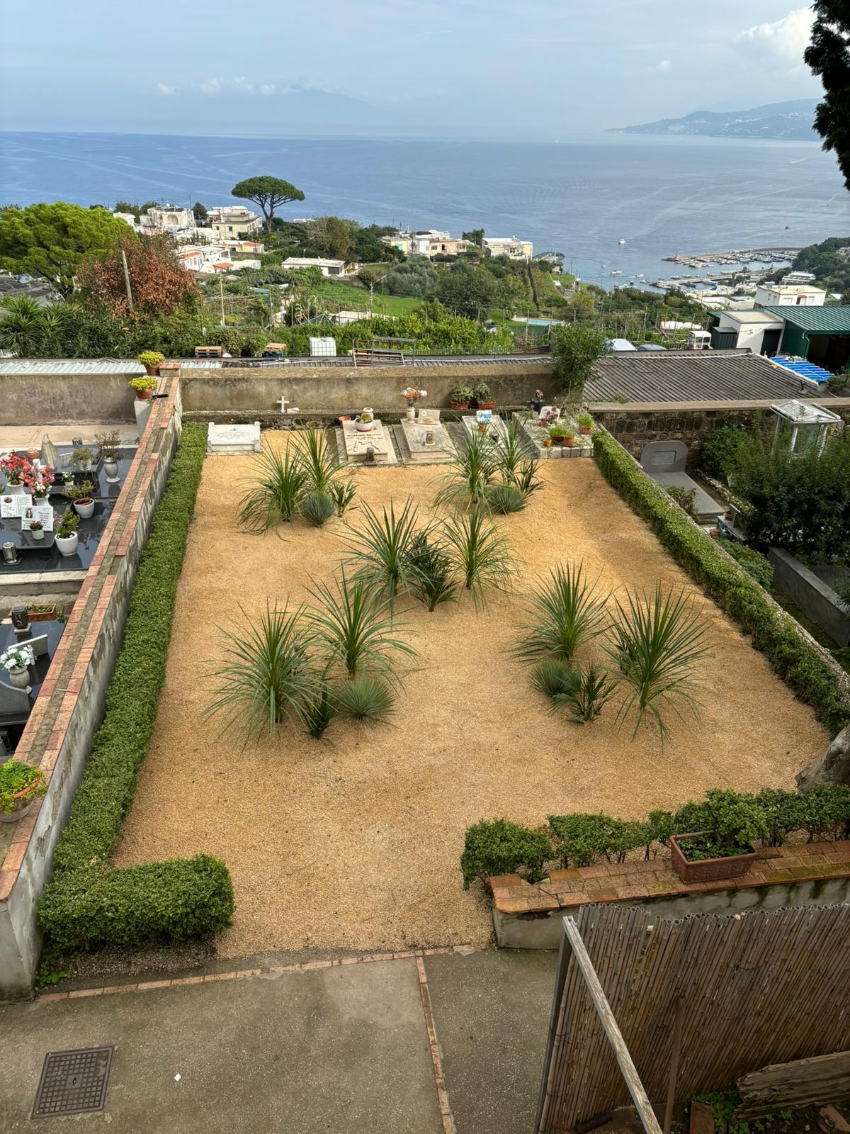 Lavori al cimitero di Capri, intensificata l’attività di riqualificazione